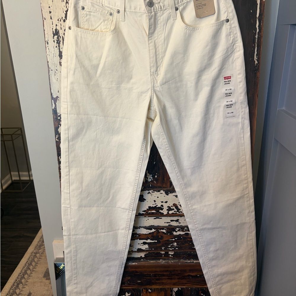 Levi’s white 80’s mom jeans Jeans NWT -women’s 31x 30 high rise tapered leg.